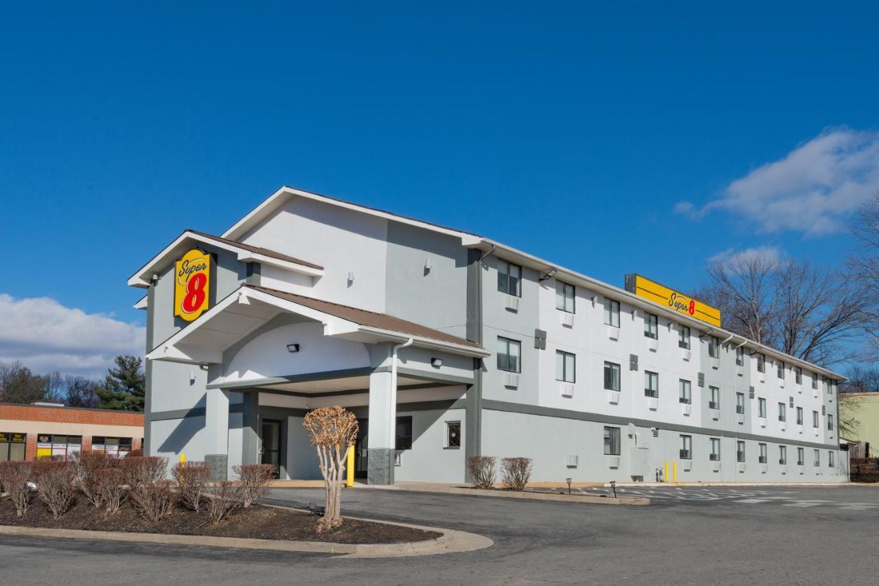 Super 8 By Wyndham Charlottesville Exterior photo